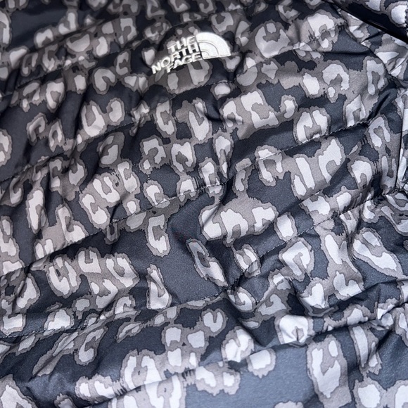 North face reversible jacket Jackets & Coats